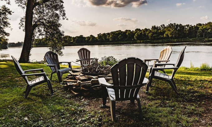 Wilmington Casa | Cozy 3-bedroom home on the waterfront, dog friendly!