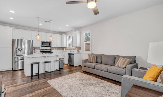 Spring Valley Casa | Cozy 3 bedroom home, with 2 car garage