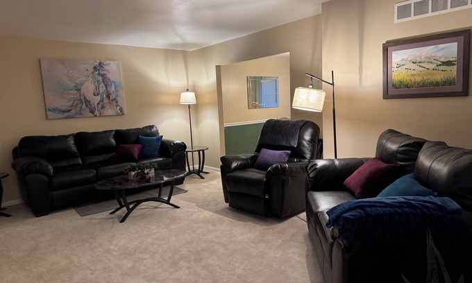 Edgewood Casa | Cozy 3-Bedroom House with WiFi, streaming TVs in Peaceful Edgewood