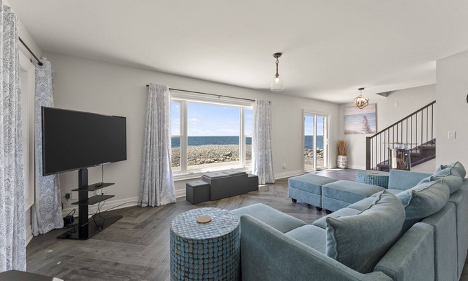 Harwich Cabaña | Cozy 3 Bedroom Lakefront Cottage