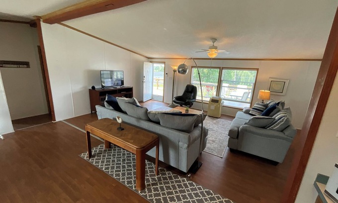 Clayton Casa | Cozy 3-bedroom mobile home in tranquil Clayton, Free Boat Tour 5 Days+