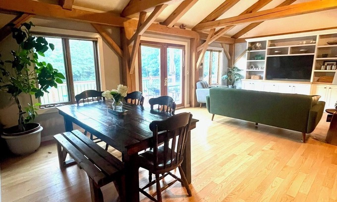 Fairfax Casa | Cozy 3-bedroom post and beam house in charming Fairfax