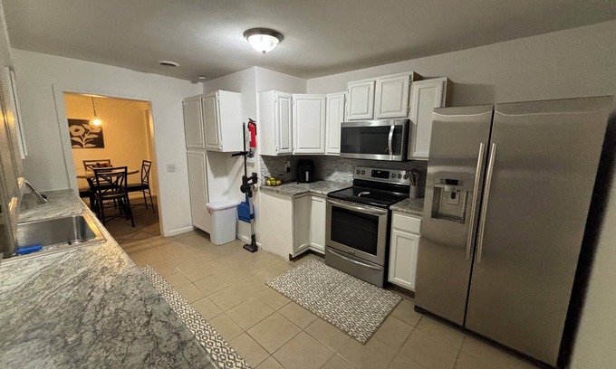 Kalamazoo Casa | Cozy 3-Bedroom Ranch Home - Your Perfect Getaway!