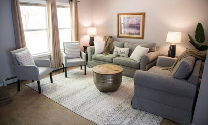 Alton Casa | Cozy 3-Bedroom Retreat in Alton- 1/2 mile from Lake Winnipesaukee w/ WiFi & A/C
