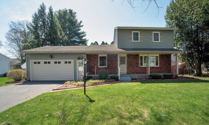 Saratoga Springs Casa | Cozy 3-Bedroom Home with a Pool in Saratoga Springs