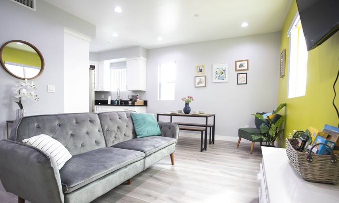 Pico-Union Casa | Cozy 3 BR near DTLA Perfect Work @ Home w/Parking
