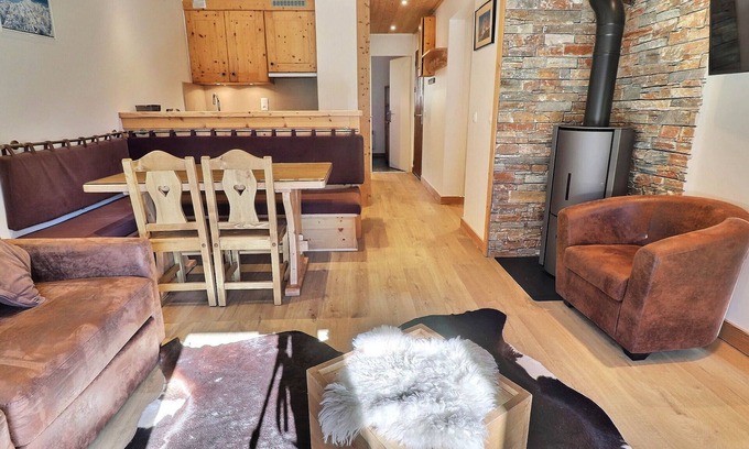 Meribel-Mottaret Apartamento | Cómodo apartamento con chimenea, 3 habitaciones y WiFi gratuito
