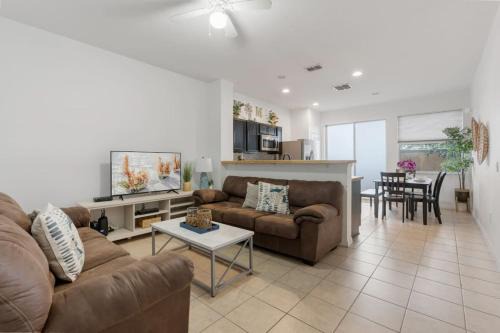 Crestwynd Bay Casa | Cozy 3BDR House near Disney - AL