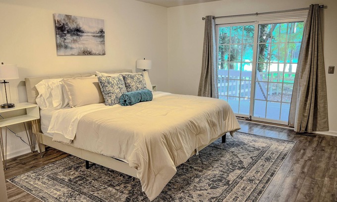 Olivia Casa | Cozy 3BR/2BA home in Carolina Trace ~ Sleeps 8 ~ Deck ~ Fence ~ Golf Course View