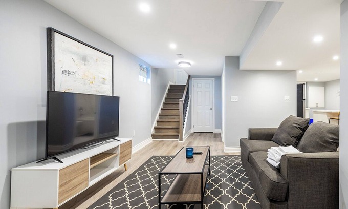 Lakeview Casa | Cozy 3BR Basement w/2 Baths