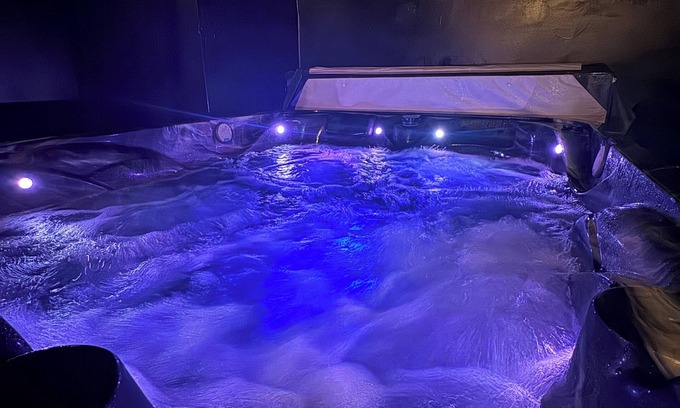 Ellenwood Casa | "Cozy 3BR Escape Jacuzzi & Games"