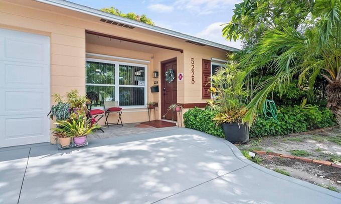 Disston Heights Casa | Cozy 3BR Home + Fully Fenced Yard in St. Pete