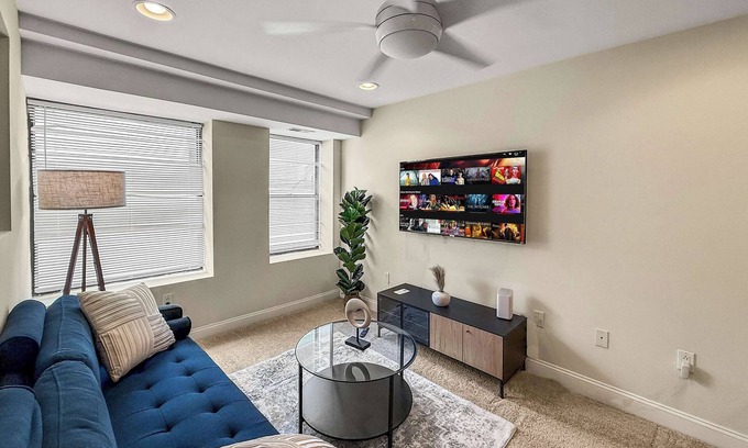 Old City Apartamento | Cozy 3BD | Old City | 3 Beds | Independence Hall