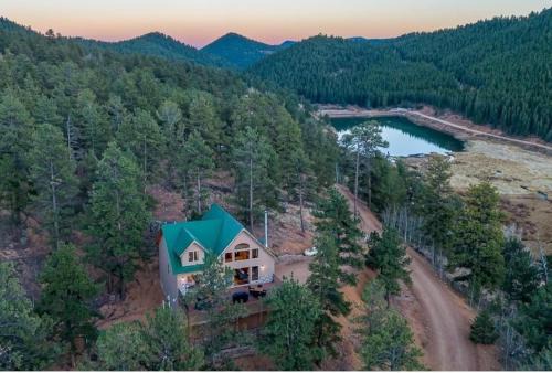 Bailey Casa | Cozy 3br Retreat W Hot Tub & Grill