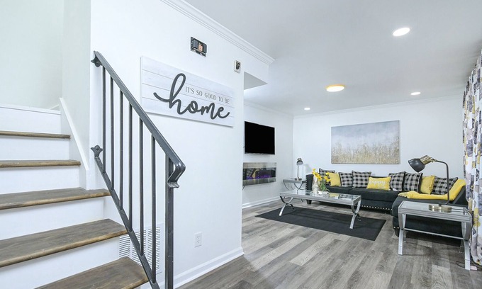 Union City Casa | Cozy 3BR Townhouse Minutes from Downtown & Airport