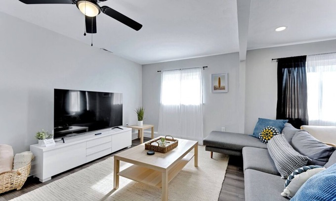 Northwest Casa | Comfortable 3BR VB Stay Great for 30+ Nights
