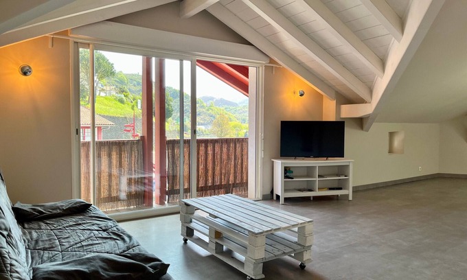 Urrugne Apartamento | Acogedor T3 renovado cerca de la frontera, ideal para vacaciones en familia o amigos