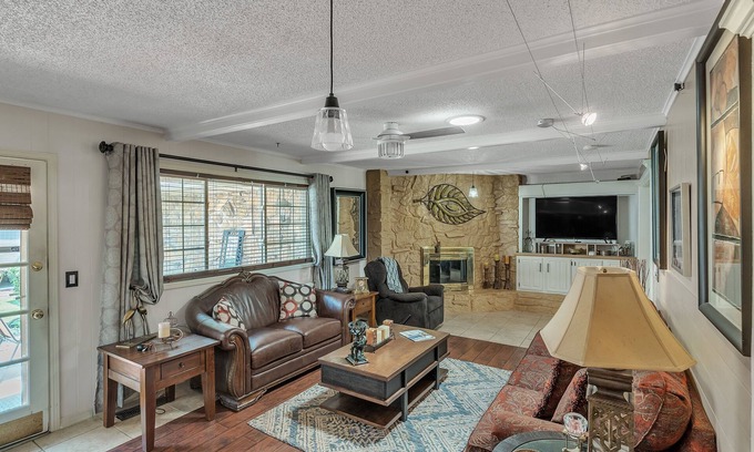 Tulsa Casa | Cozy 4 Bedroom Home - Minutes to Downtown Tulsa by RedAwning