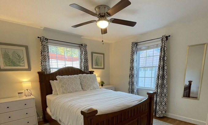 Fleet Casa | Cozy 4-bedroom house in Norfolk Riverfront Neighborhood