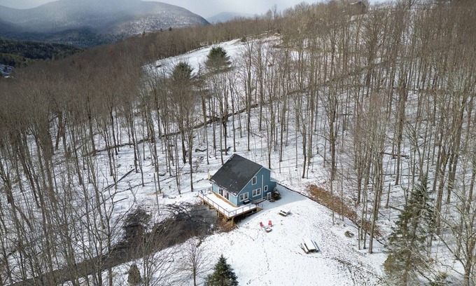 Jewett Cabina | Cozy 4-Bedroom Modern Mountaintop Retreat in Jewett