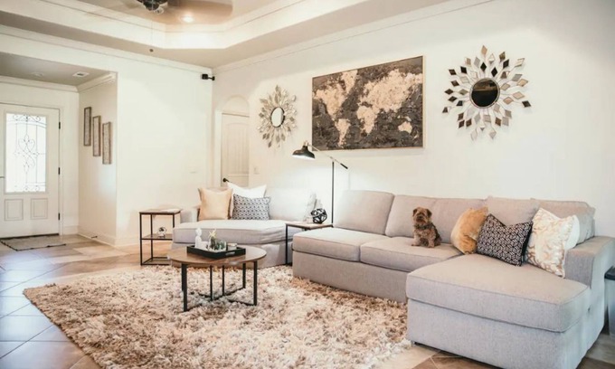 Rogers Casa | Cozy 4 BR home - Pet friendly