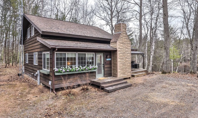 Boulder Junction Cabina | Cozy 4 BR Waterfront Retreat Near Bike Trails! Pontoon Available! NEW LISTING