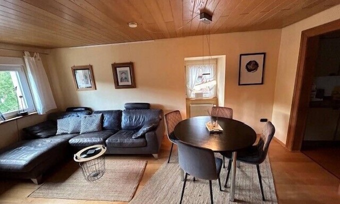 Miltenberg Apartamento | Cozy 4-star vacation apartment in a central location with a view of the forest