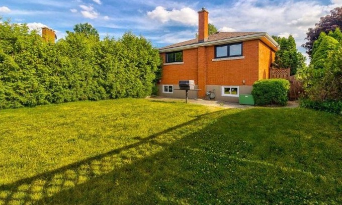 Hamilton Casa | Cozy 5 bedroom close to trails & mountain scenery