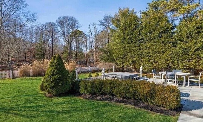 Wainscott Woods Casa | Cozy 5 Bedroom With Wi-fi And Air Condition