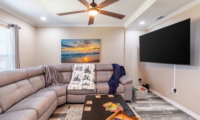 Waxahachie Casa | Cozy 5BR Getaway | BBQ, Games & Near Attractions