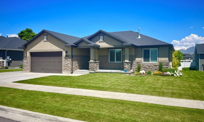 Sunset Heights Casa | Cozy 6 bedroom with tons of living and sleep space