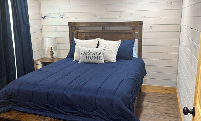Gadsden Cabina | Cozy 6 person cabin with swim up tiki bar and hot tub!