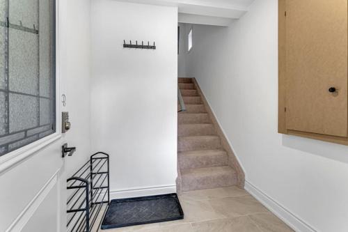 Hamilton Casa | Cozy 6BR Home TiCats Hospitals Beach First Ontario