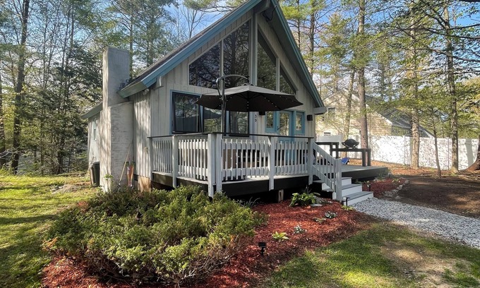 Ogunquit Cabina | Cozy A-frame cabin just a short walk to town.