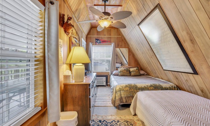Nahunta Cabina | Cozy A-Frame on the Satilla River with Private Dock