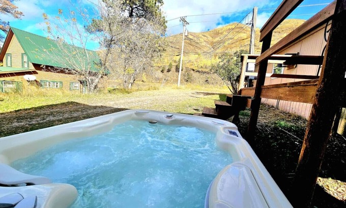 Deadwood Cabina | Cozy Adventurer's Cabin in Deadwood Canyon