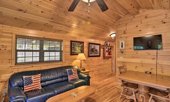 St George Cabina | Cozy ‘Anchors Away’ Cabin Hideaway w/ Fire Pit!