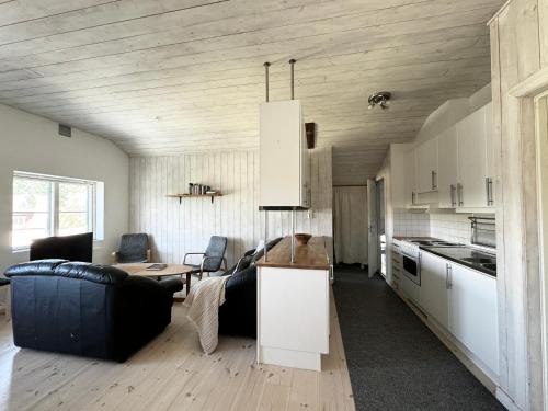 Innerstaden Apartamento | Cozy and bright 3-bedroom APT in Visby