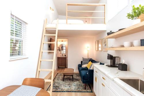 Blackshear-Prospect Hill Apartamento | Cozy and Bright Mid-Century Gem in Eastside Action