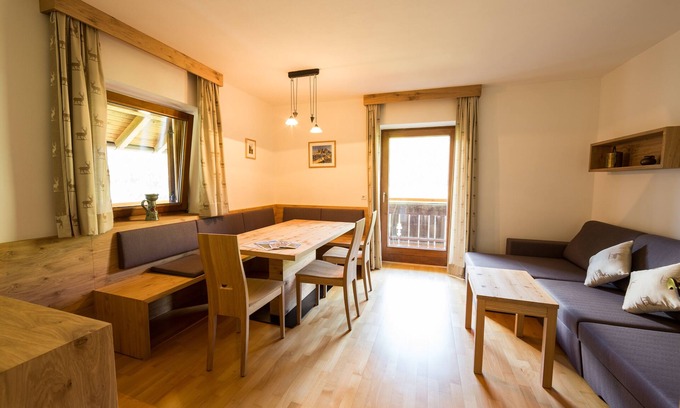 San Lorenzo di Sebato Apartamento | Sus vacaciones de ciclista y senderismo en un cómodo apartamento de 95 m², balcón de 20 m².