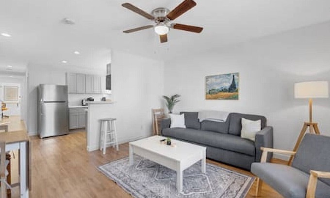 Pueblo Apartamento | Cozy and Centrally located brand new 2B 1Ba Apt #4