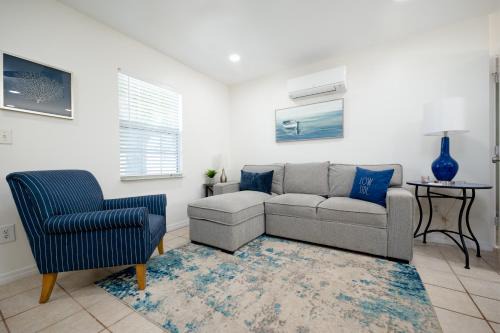 Jacksonville Beach Apartamento | Cozy and Comfortable One Bedroom Efficiency! 5 Blocks to the Beach!