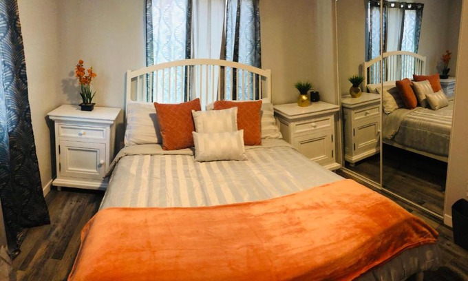 Downtown Los Angeles Casa | Cozy and Comfy Rooms Near SOFI Stadium, DTLA, USC, LAX, HOLLYWOOD, BEACHES Shared Home