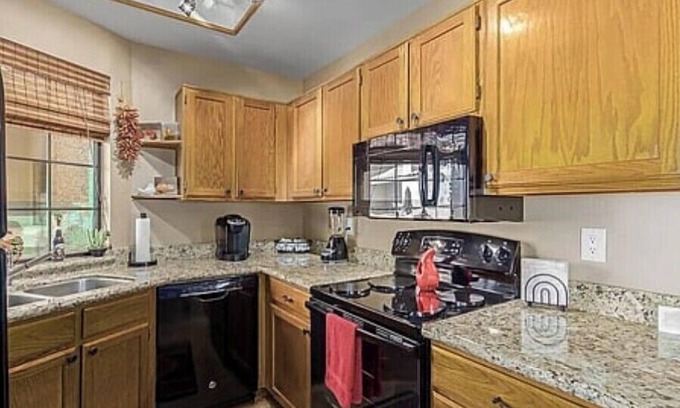 Mesa Condominio | Cozy and convenient Condo