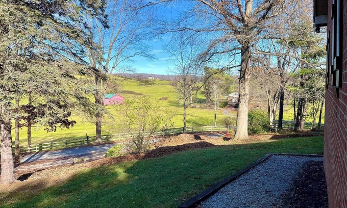 Blacksburg Casa | Cozy and Convenient 4-Bedroom Family Home