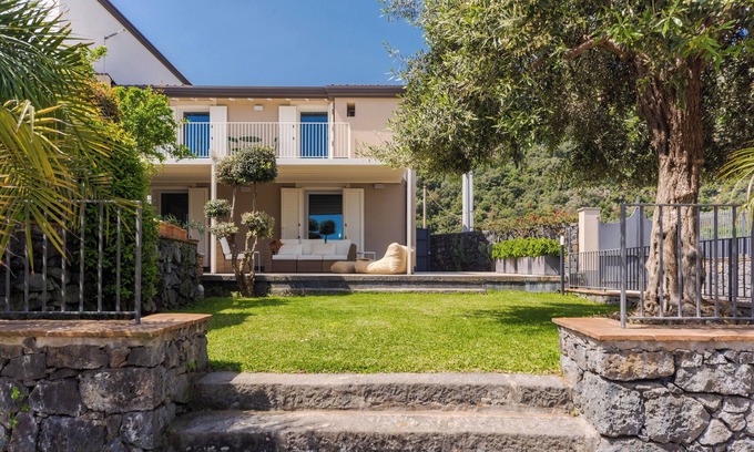 Santa Tecla Casa | Cozy and elegant villa in Santa Tecla, a few steps from the beach