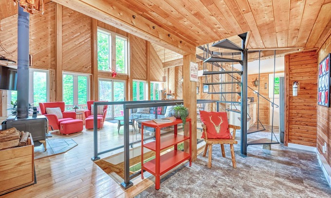 Calabogie Chalet De Esquí | Cozy and Modern Chalet