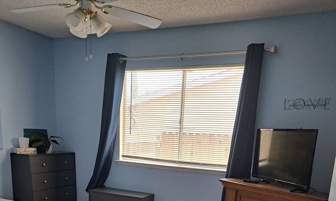 Pittsburg Casa | Cozy and Private-Close to Everything!