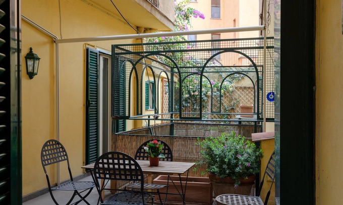 Rione XVI Ludovisi Apartamento | Cozy and Quiet Apartment With Private Garden at Spanish Steps