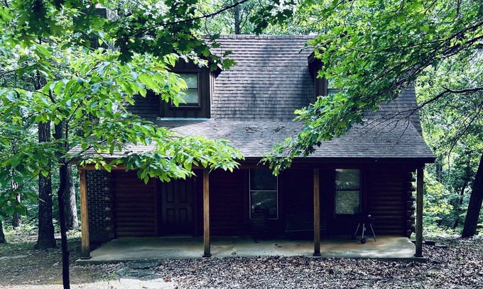 Carrollton Township Cabina | Cozy and Quiet Cabin in the Woods
